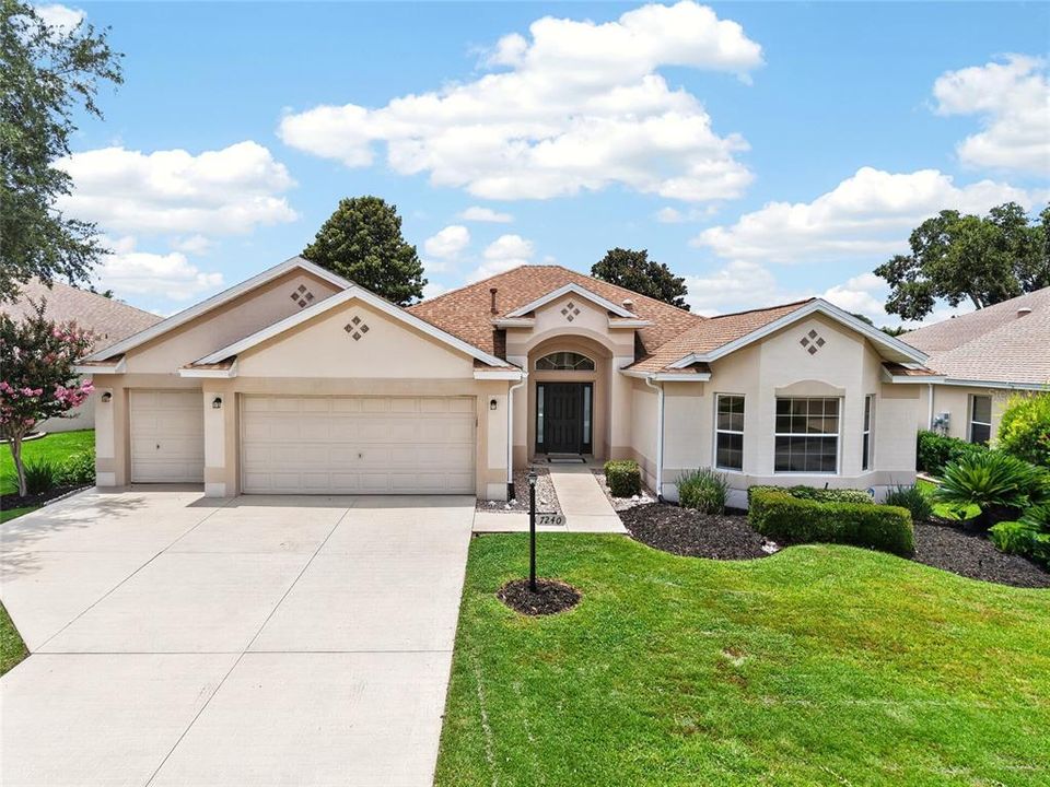 На продажу: $649,900 (3 спален, 2 ванн, 2004 Квадратных фут)