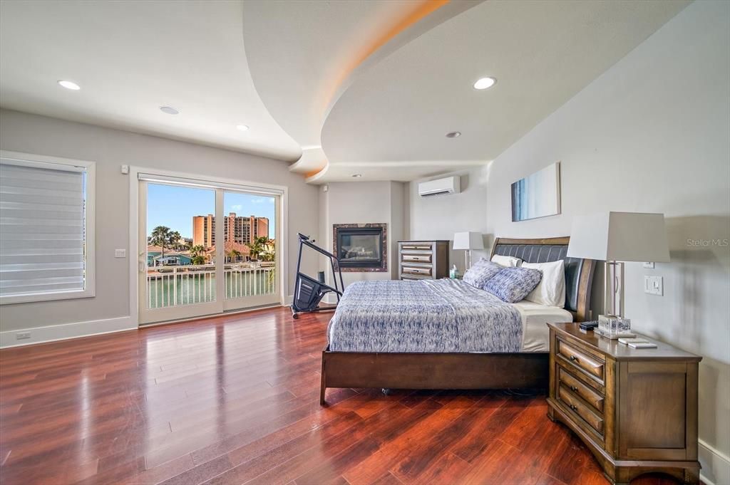 For Sale: $3,295,000 (4 beds, 3 baths, 4944 Square Feet)