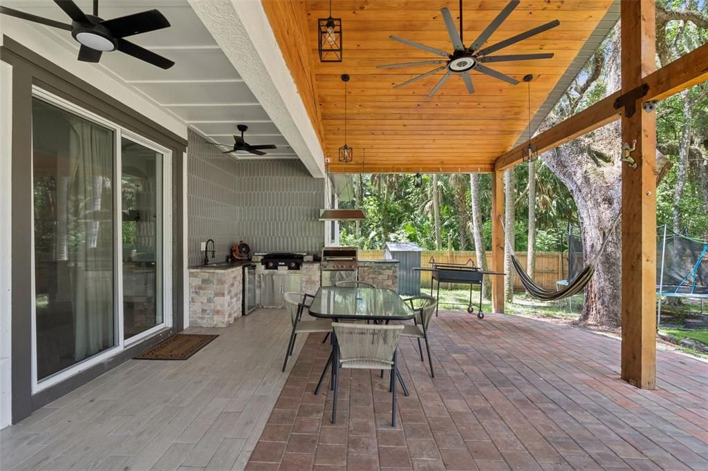 For Sale: $475,000 (4 beds, 3 baths, 2356 Square Feet)