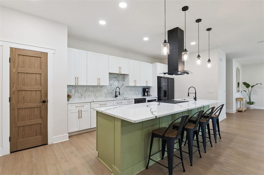 For Sale: $475,000 (4 beds, 3 baths, 2356 Square Feet)
