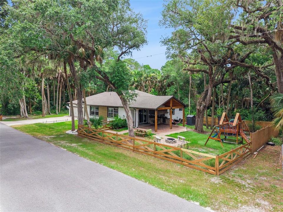 For Sale: $475,000 (4 beds, 3 baths, 2356 Square Feet)