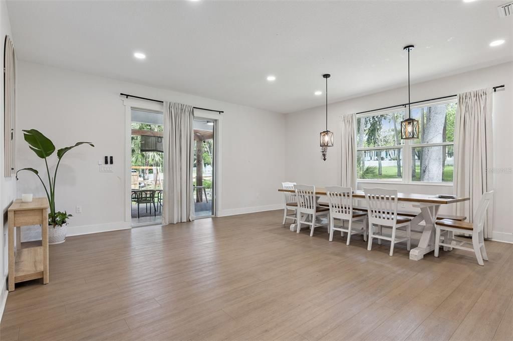For Sale: $475,000 (4 beds, 3 baths, 2356 Square Feet)