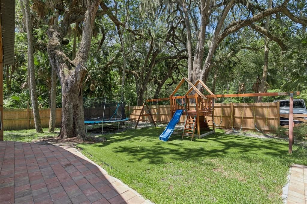 For Sale: $475,000 (4 beds, 3 baths, 2356 Square Feet)