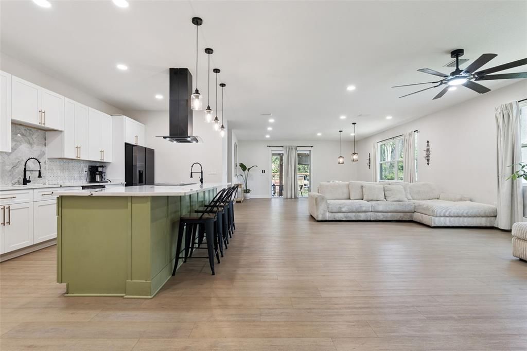 For Sale: $475,000 (4 beds, 3 baths, 2356 Square Feet)