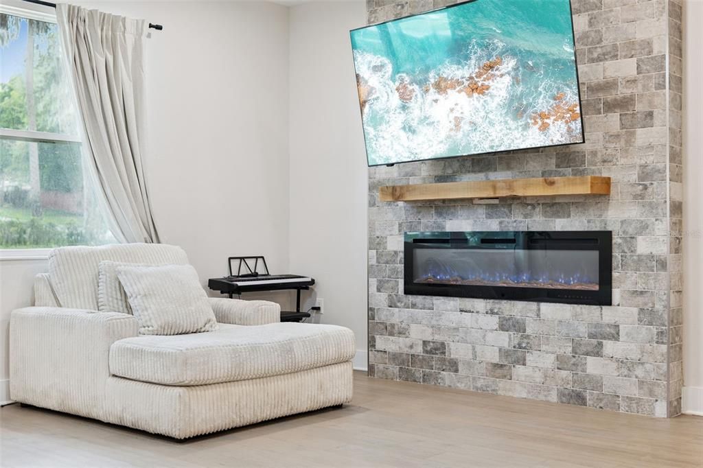 For Sale: $475,000 (4 beds, 3 baths, 2356 Square Feet)