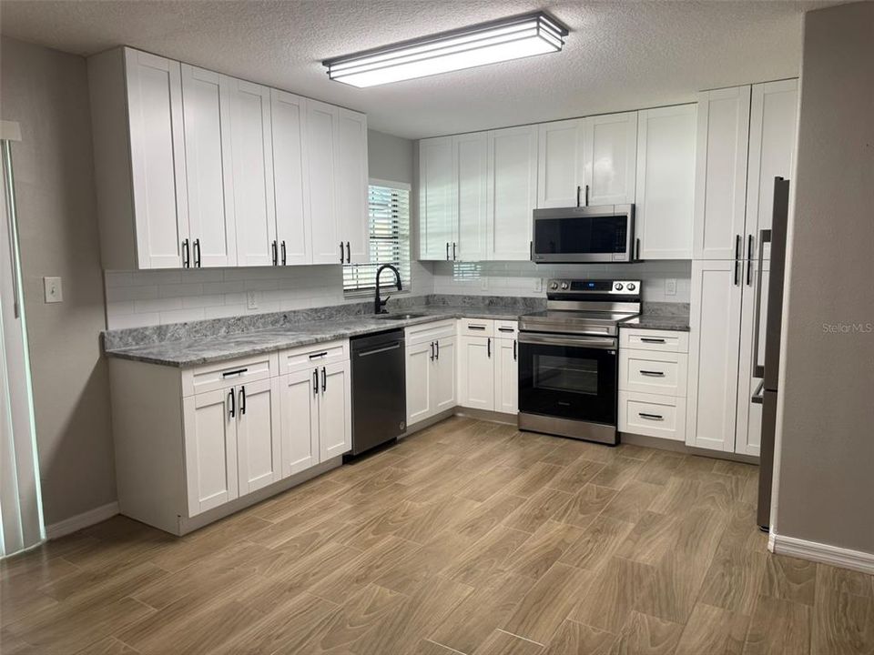 В аренду: $2,575 (3 спален, 2 ванн, 1136 Квадратных фут)
