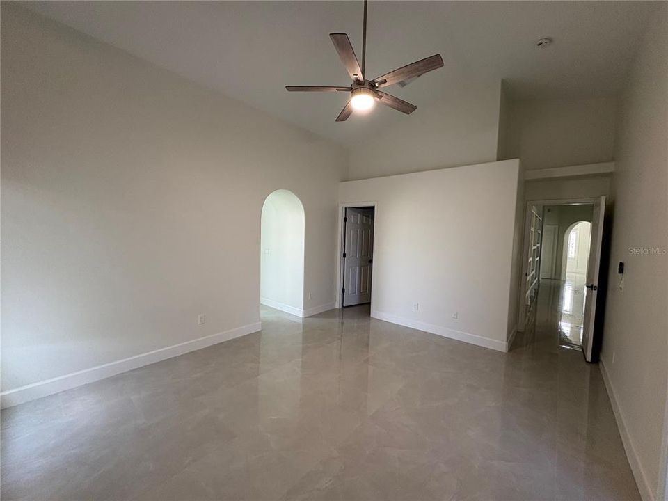 В аренду: $3,200 (4 спален, 2 ванн, 2073 Квадратных фут)