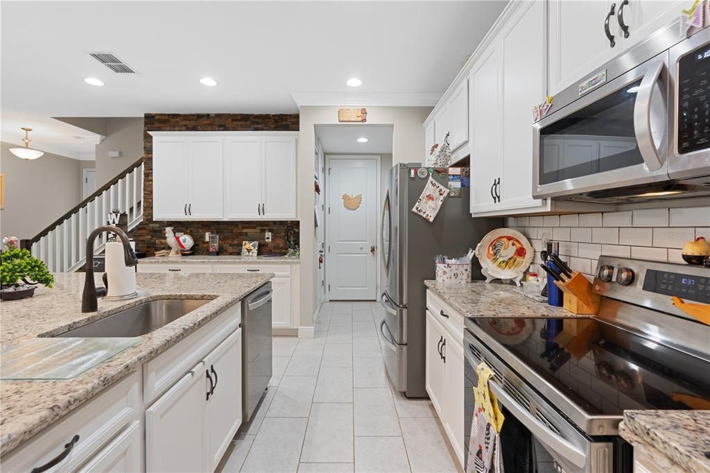 На продажу: $389,999 (3 спален, 2 ванн, 2618 Квадратных фут)