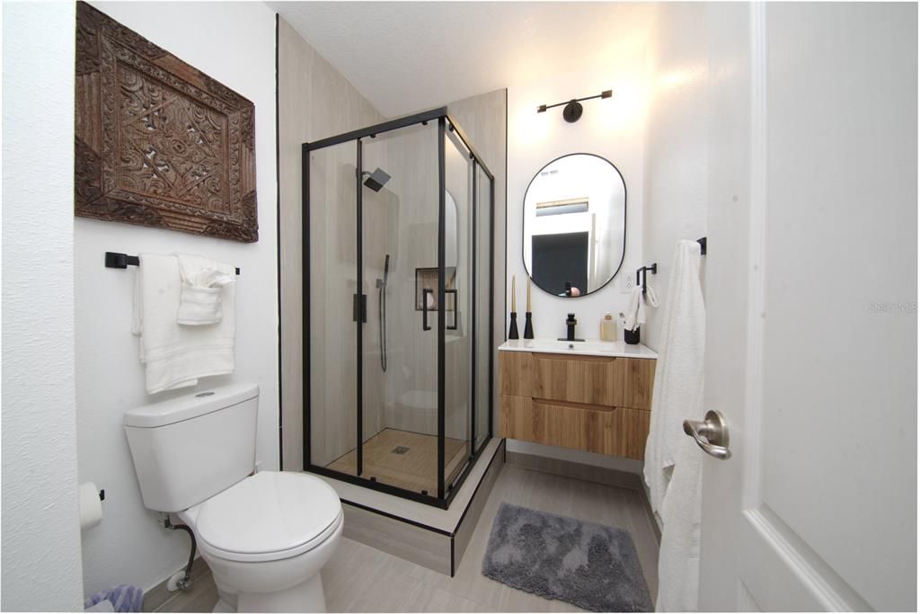 На продажу: $499,999 (5 спален, 5 ванн, 3156 Квадратных фут)
