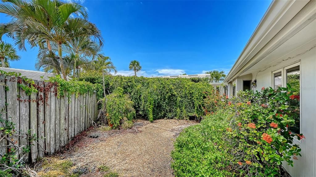 For Sale: $480,000 (3 beds, 2 baths, 1432 Square Feet)