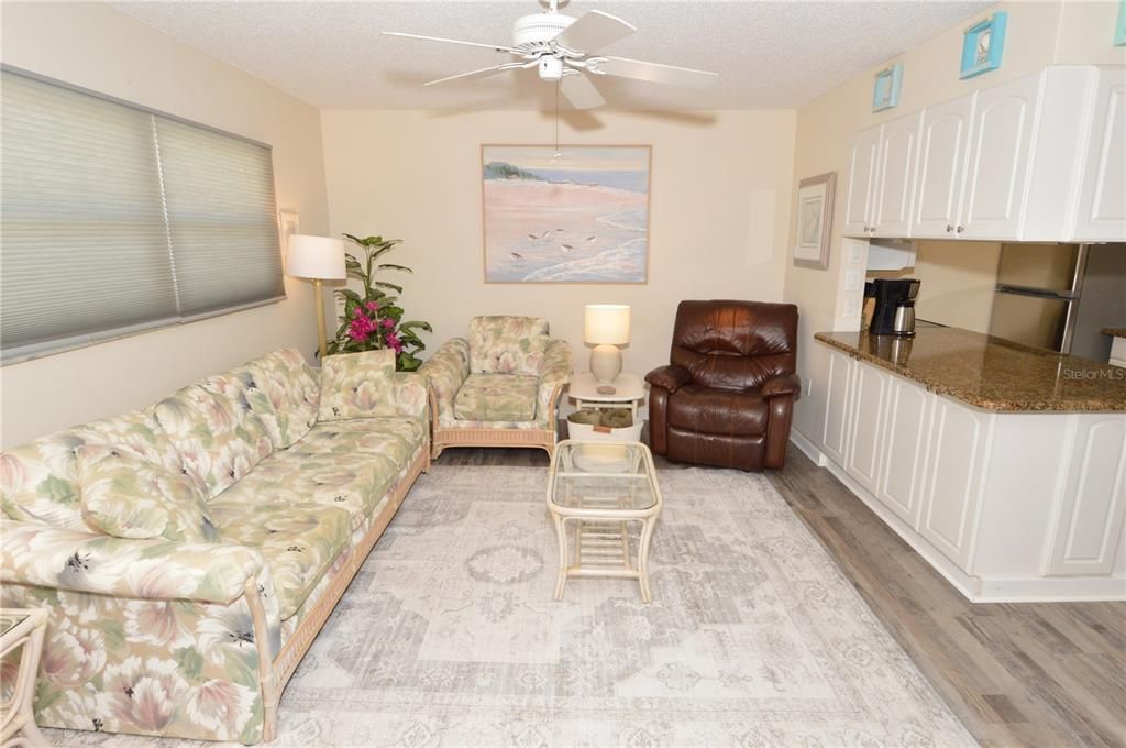 For Rent: $2,000 (1 beds, 1 baths, 747 Square Feet)