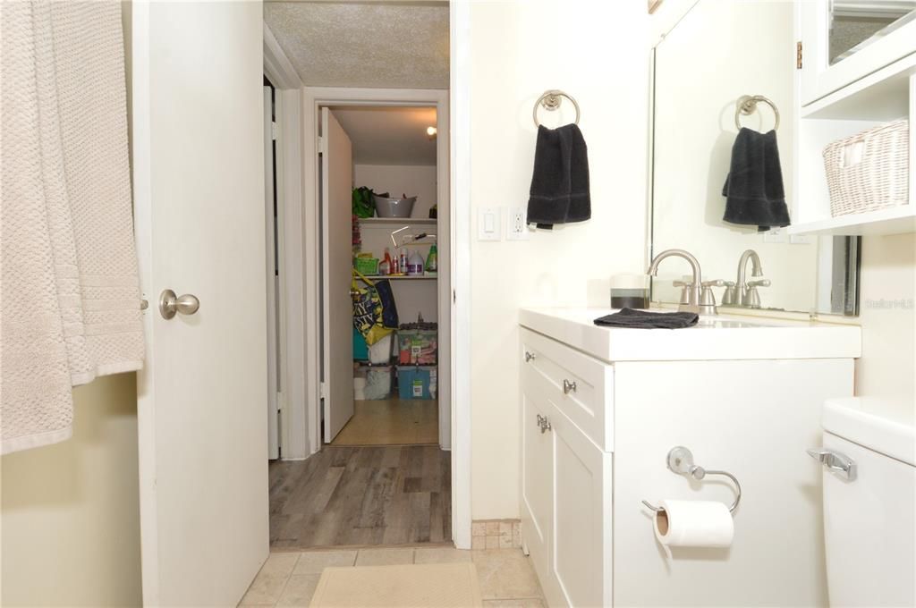 For Rent: $2,000 (1 beds, 1 baths, 747 Square Feet)