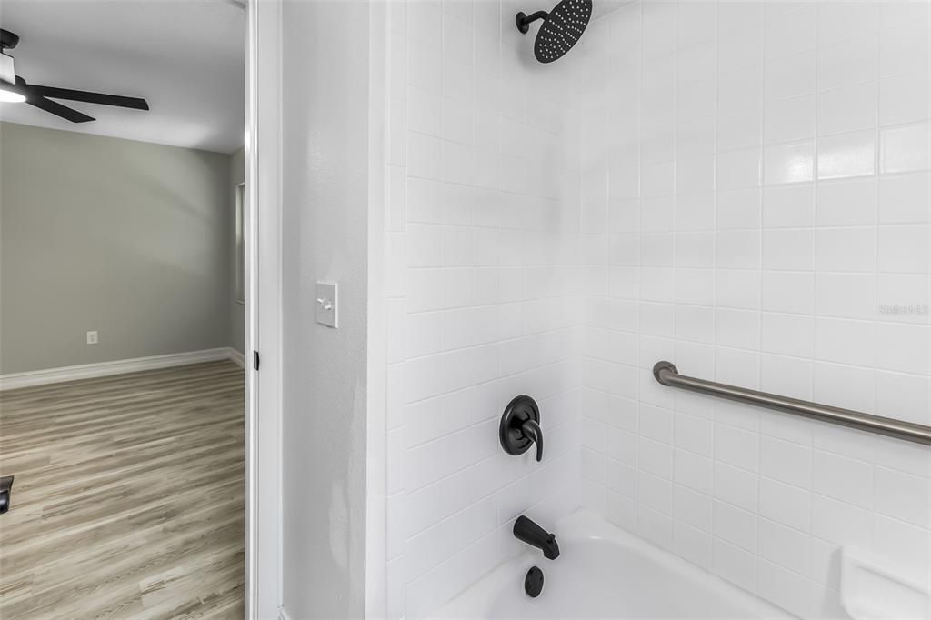 На продажу: $259,900 (3 спален, 2 ванн, 1032 Квадратных фут)