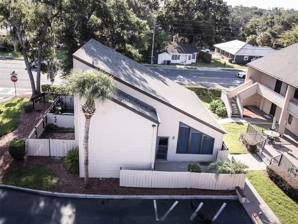 For Sale: $145,900 (1 beds, 1 baths, 990 Square Feet)