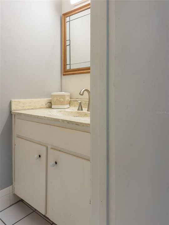 For Sale: $145,900 (1 beds, 1 baths, 990 Square Feet)