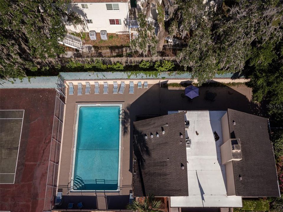 For Sale: $145,900 (1 beds, 1 baths, 990 Square Feet)