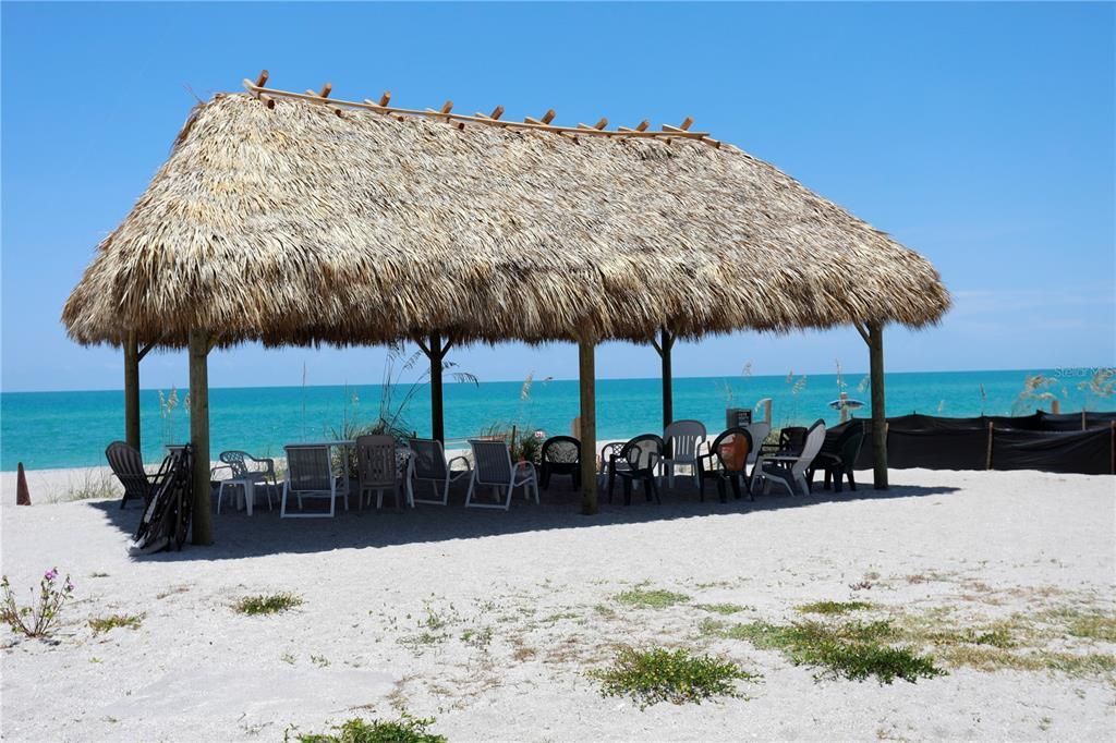 For Sale: $180,000 (1 beds, 1 baths, 350 Square Feet)