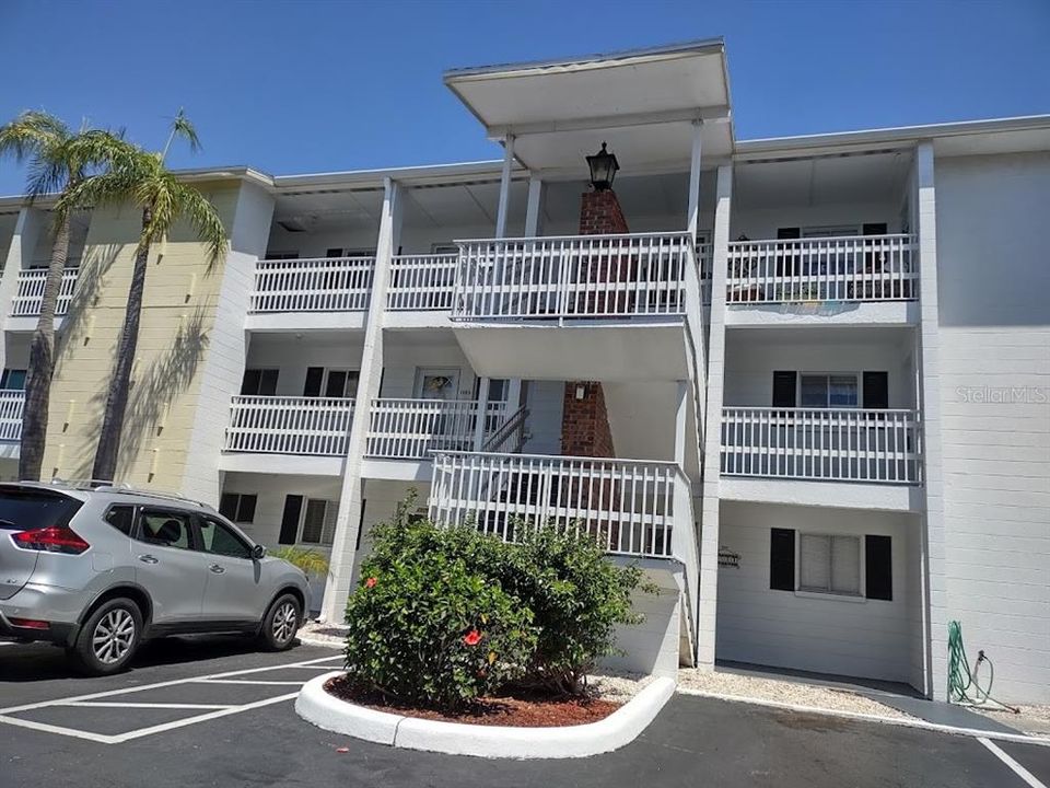 For Rent: $1,100 (1 beds, 1 baths, 493 Square Feet)