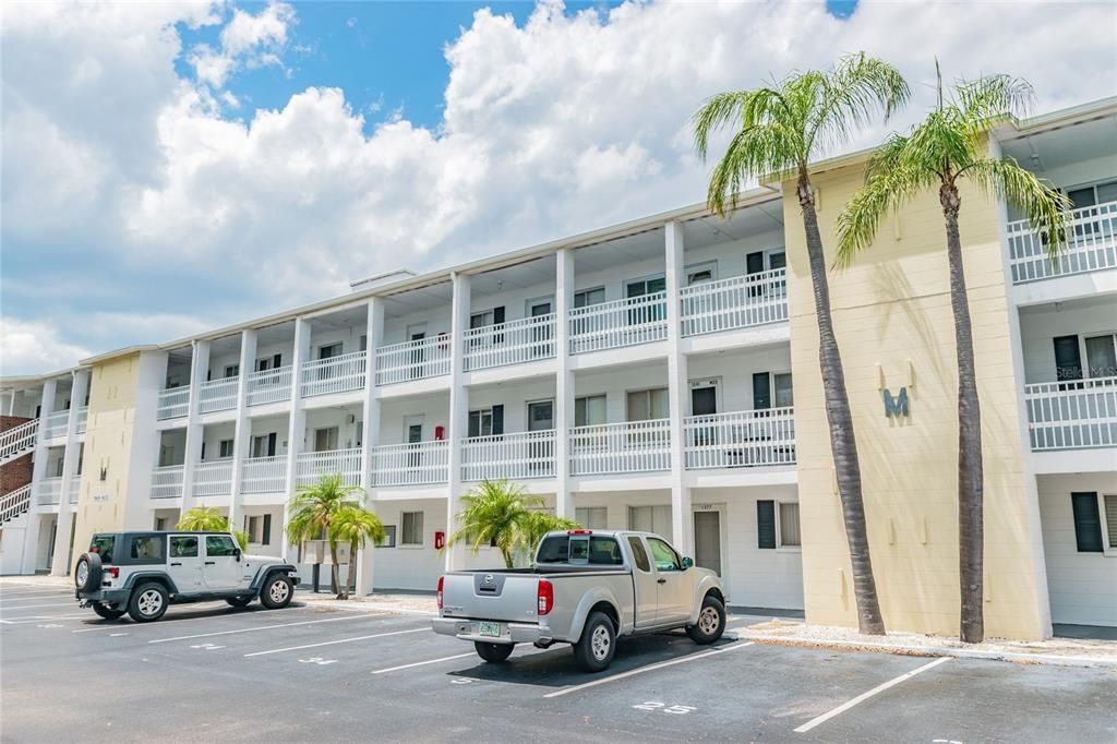 For Rent: $1,100 (1 beds, 1 baths, 493 Square Feet)