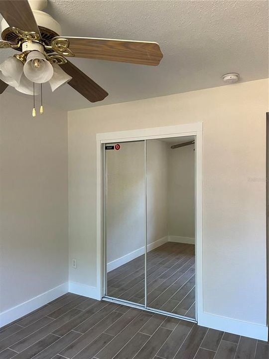 For Rent: $1,300 (2 beds, 1 baths, 900 Square Feet)