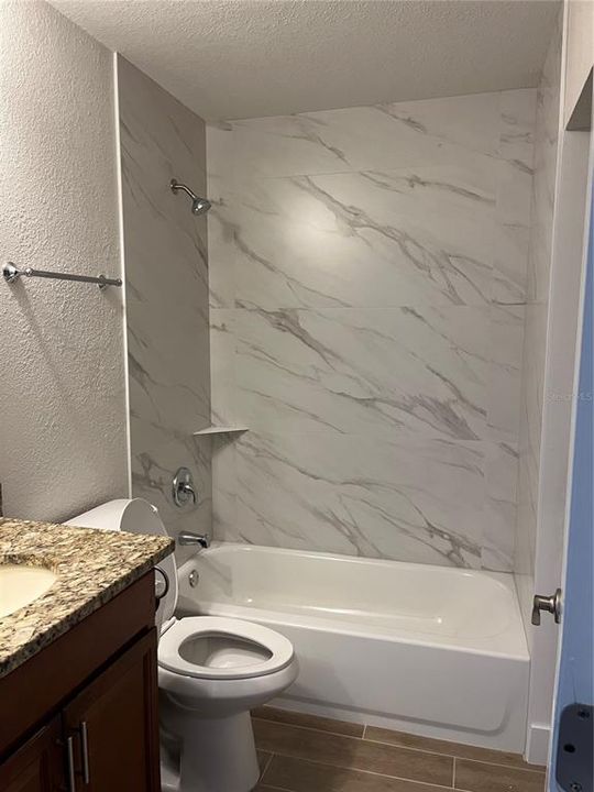 For Rent: $1,300 (2 beds, 1 baths, 900 Square Feet)