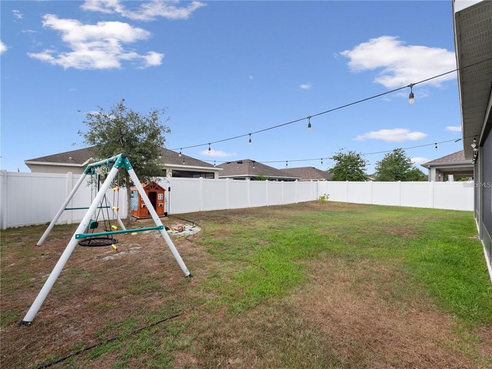 En Venta: $360,000 (4 camas, 2 baños, 1677 Pies cuadrados)