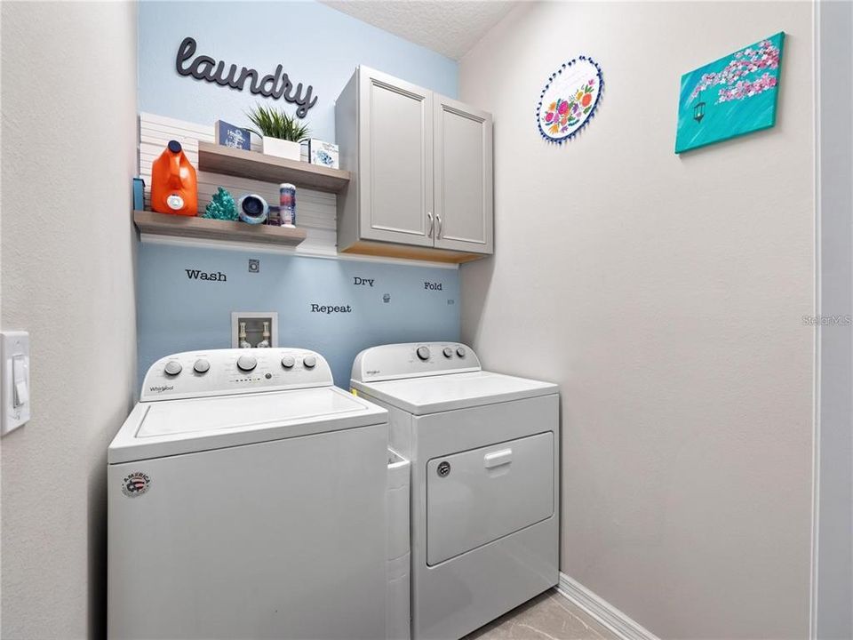 En Venta: $360,000 (4 camas, 2 baños, 1677 Pies cuadrados)
