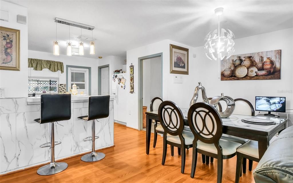 На продажу: $429,000 (4 спален, 2 ванн, 1425 Квадратных фут)