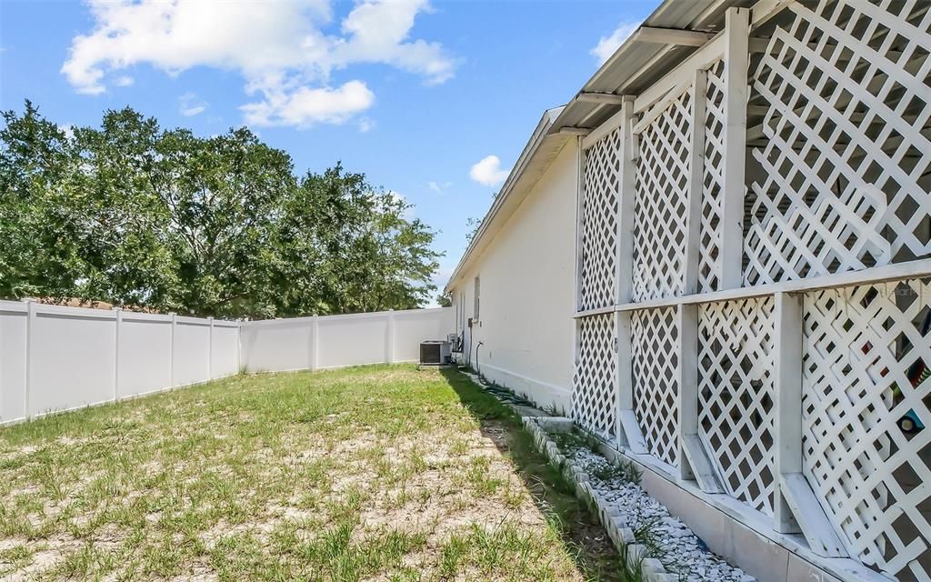 На продажу: $429,000 (4 спален, 2 ванн, 1425 Квадратных фут)