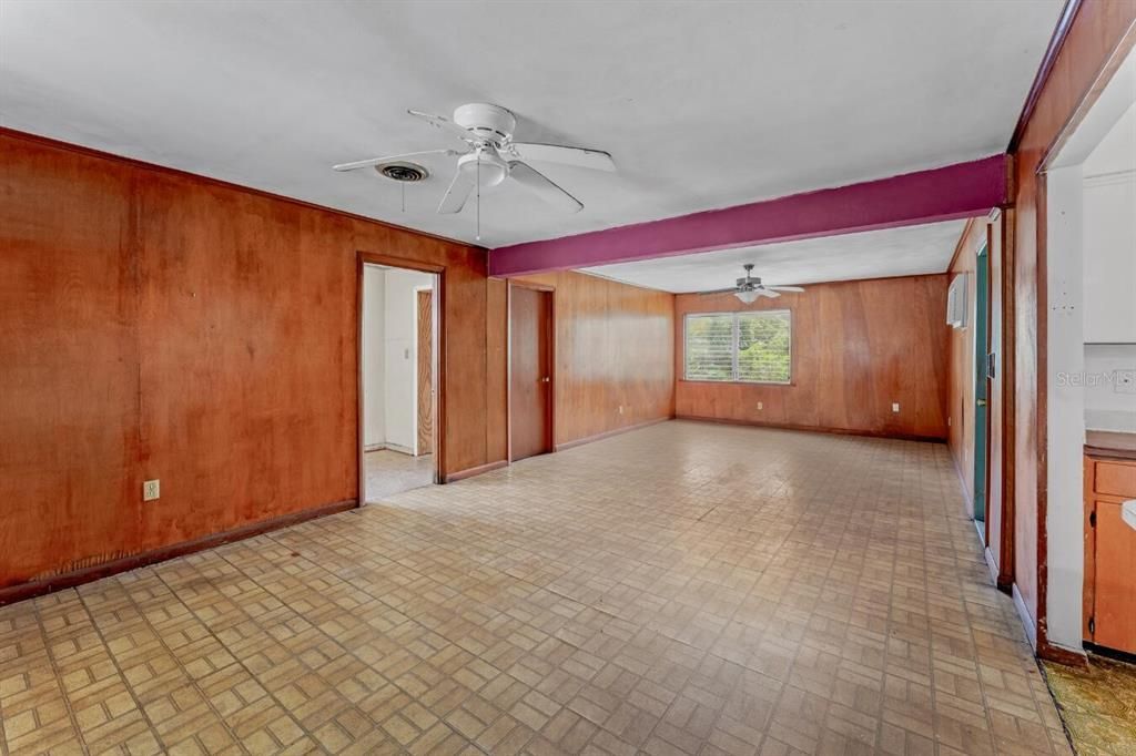 На продажу: $425,000 (4 спален, 2 ванн, 1911 Квадратных фут)