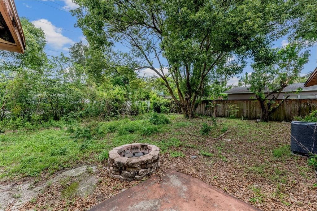 На продажу: $425,000 (4 спален, 2 ванн, 1911 Квадратных фут)