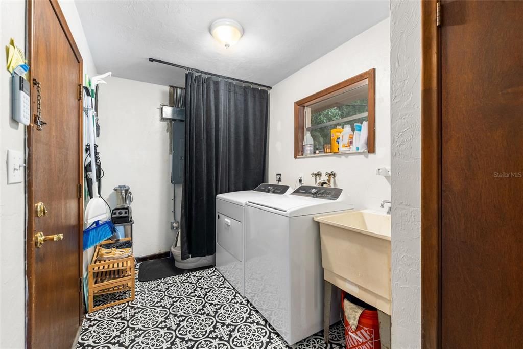 На продажу: $225,000 (3 спален, 1 ванн, 1056 Квадратных фут)