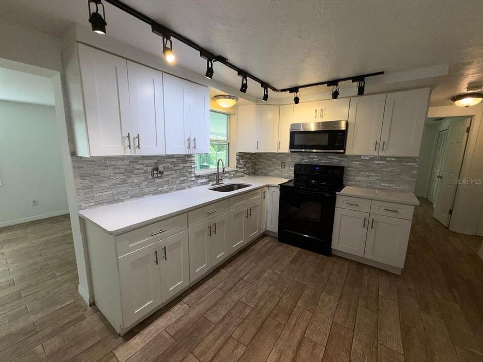 На продажу: $189,000 (2 спален, 1 ванн, 1590 Квадратных фут)