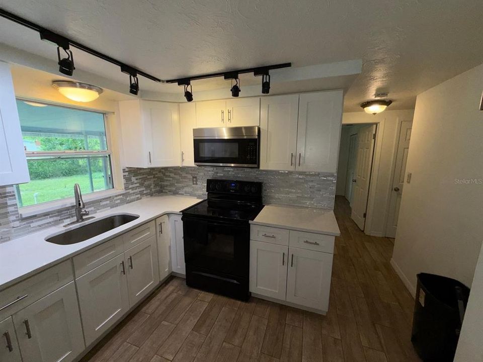На продажу: $189,000 (2 спален, 1 ванн, 1590 Квадратных фут)