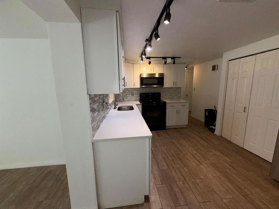 На продажу: $189,000 (2 спален, 1 ванн, 1590 Квадратных фут)