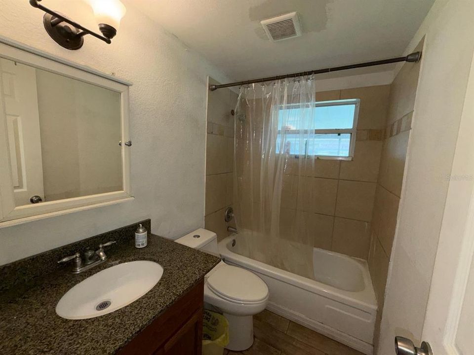 На продажу: $189,000 (2 спален, 1 ванн, 1590 Квадратных фут)
