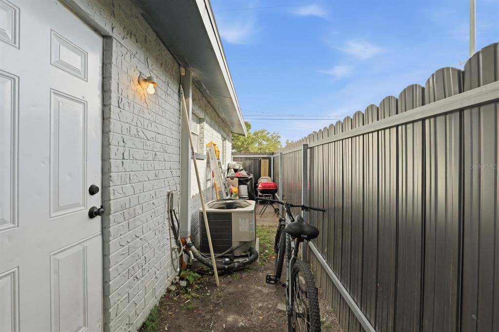 En Venta: $320,000 (4 camas, 2 baños, 1296 Pies cuadrados)