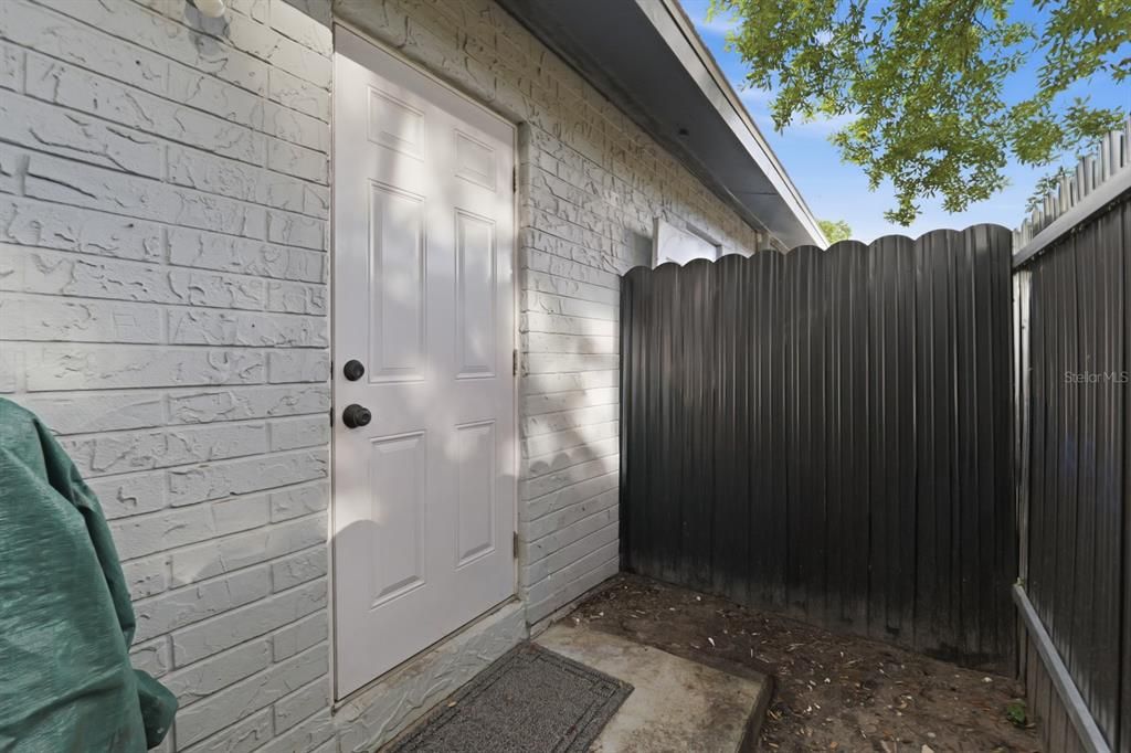 En Venta: $320,000 (4 camas, 2 baños, 1296 Pies cuadrados)