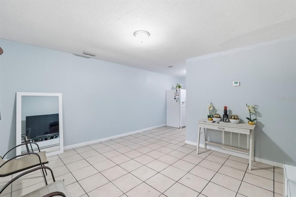 En Venta: $320,000 (4 camas, 2 baños, 1296 Pies cuadrados)