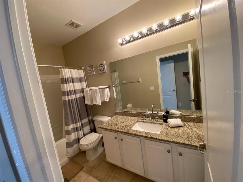 For Rent: $1,950 (3 beds, 2 baths, 1390 Square Feet)