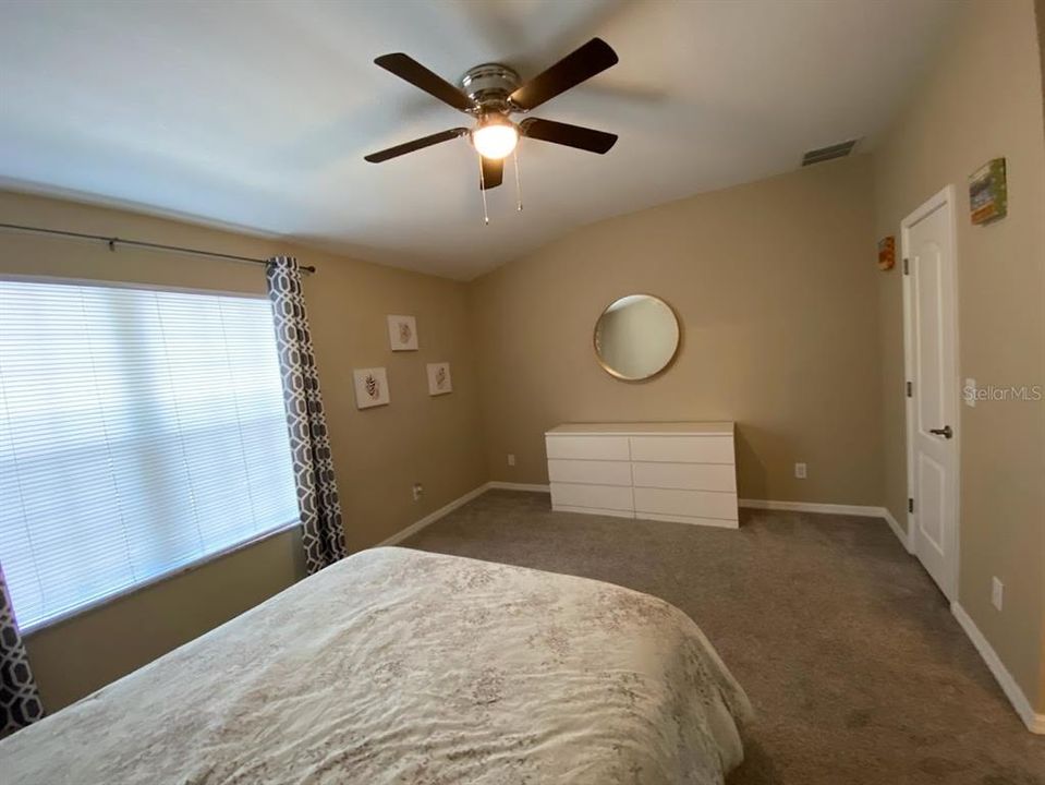 For Rent: $1,950 (3 beds, 2 baths, 1390 Square Feet)
