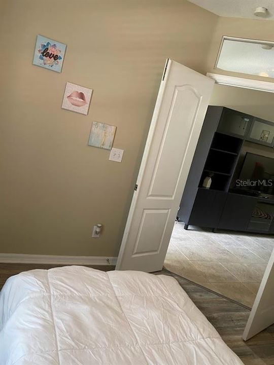 For Rent: $1,950 (3 beds, 2 baths, 1390 Square Feet)
