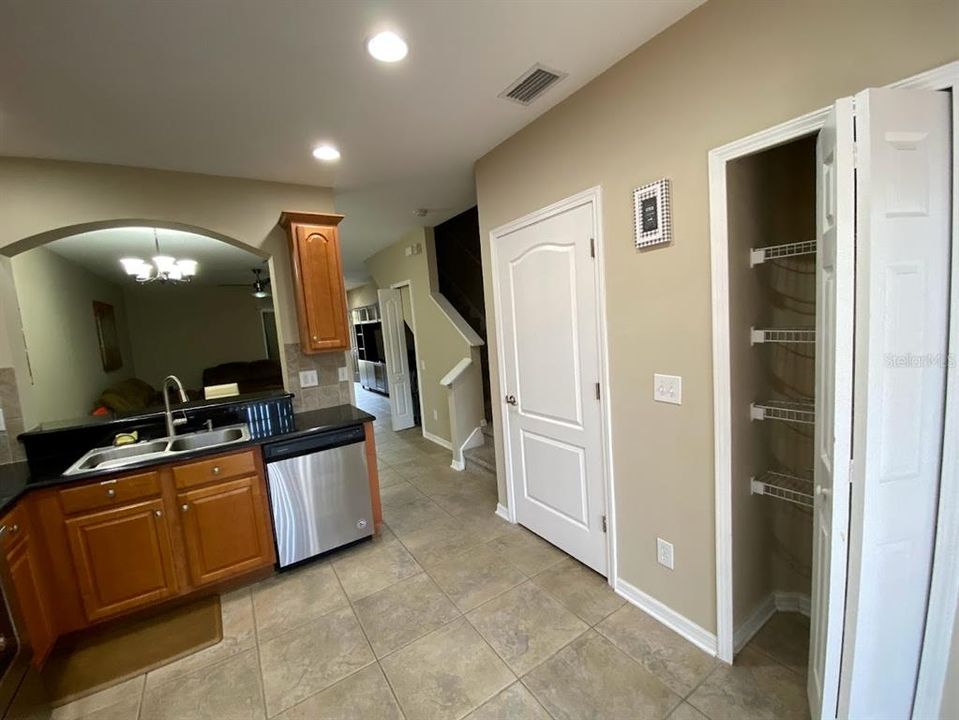 For Rent: $1,950 (3 beds, 2 baths, 1390 Square Feet)