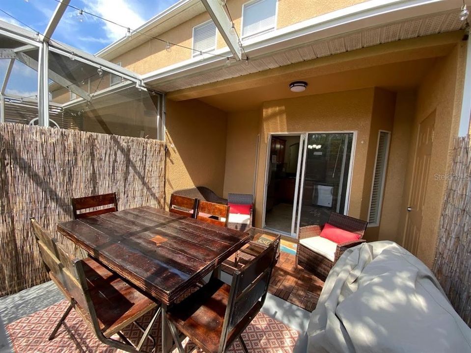 For Rent: $1,950 (3 beds, 2 baths, 1390 Square Feet)