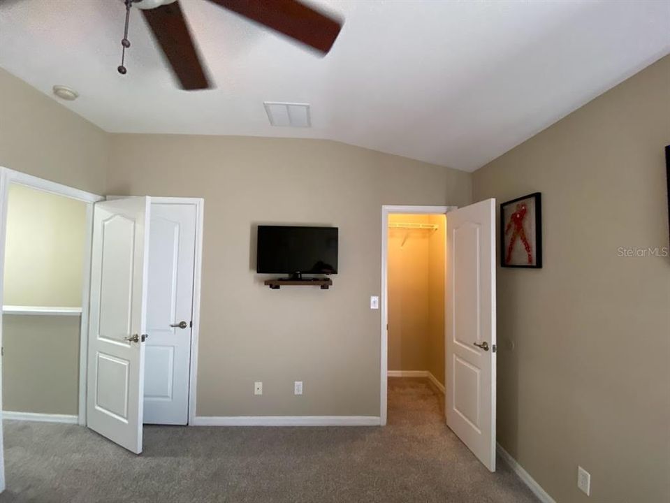 For Rent: $1,950 (3 beds, 2 baths, 1390 Square Feet)