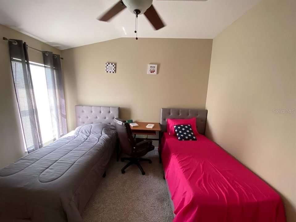 For Rent: $1,950 (3 beds, 2 baths, 1390 Square Feet)
