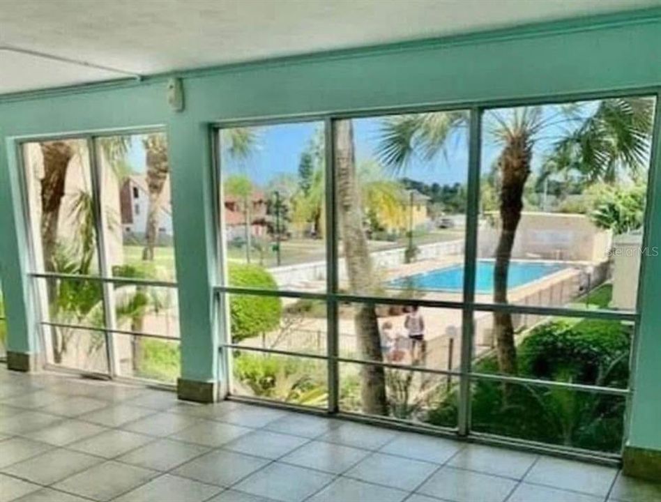 For Sale: $195,000 (2 beds, 1 baths, 936 Square Feet)