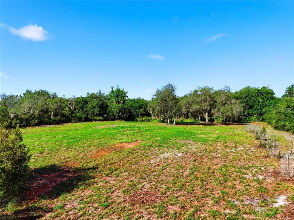 На продажу: $69,900 (1.51 acres)