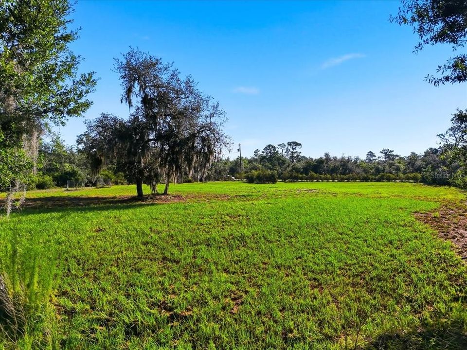 На продажу: $69,900 (1.51 acres)