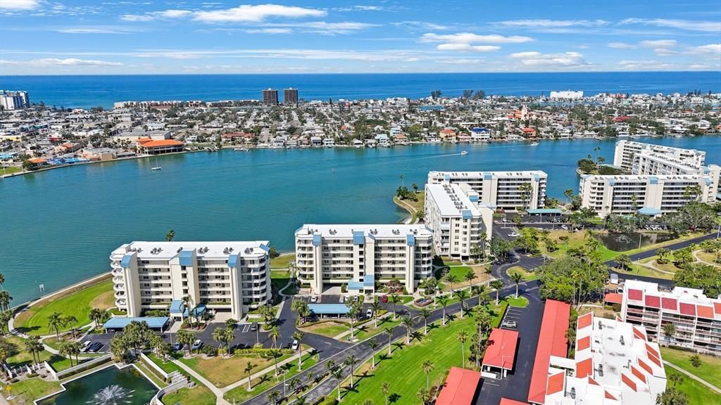 En Venta: $819,000 (3 camas, 2 baños, 1990 Pies cuadrados)